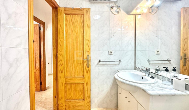 Reventa - Apartamento / piso - Torrevieja - Centro