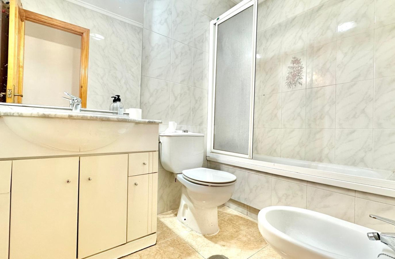 Reventa - Apartamento / piso - Torrevieja - Centro