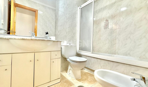 Reventa - Apartamento / piso - Torrevieja - Centro