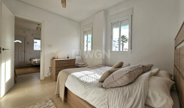 Odsprzedaż - Villa - San Fulgencio