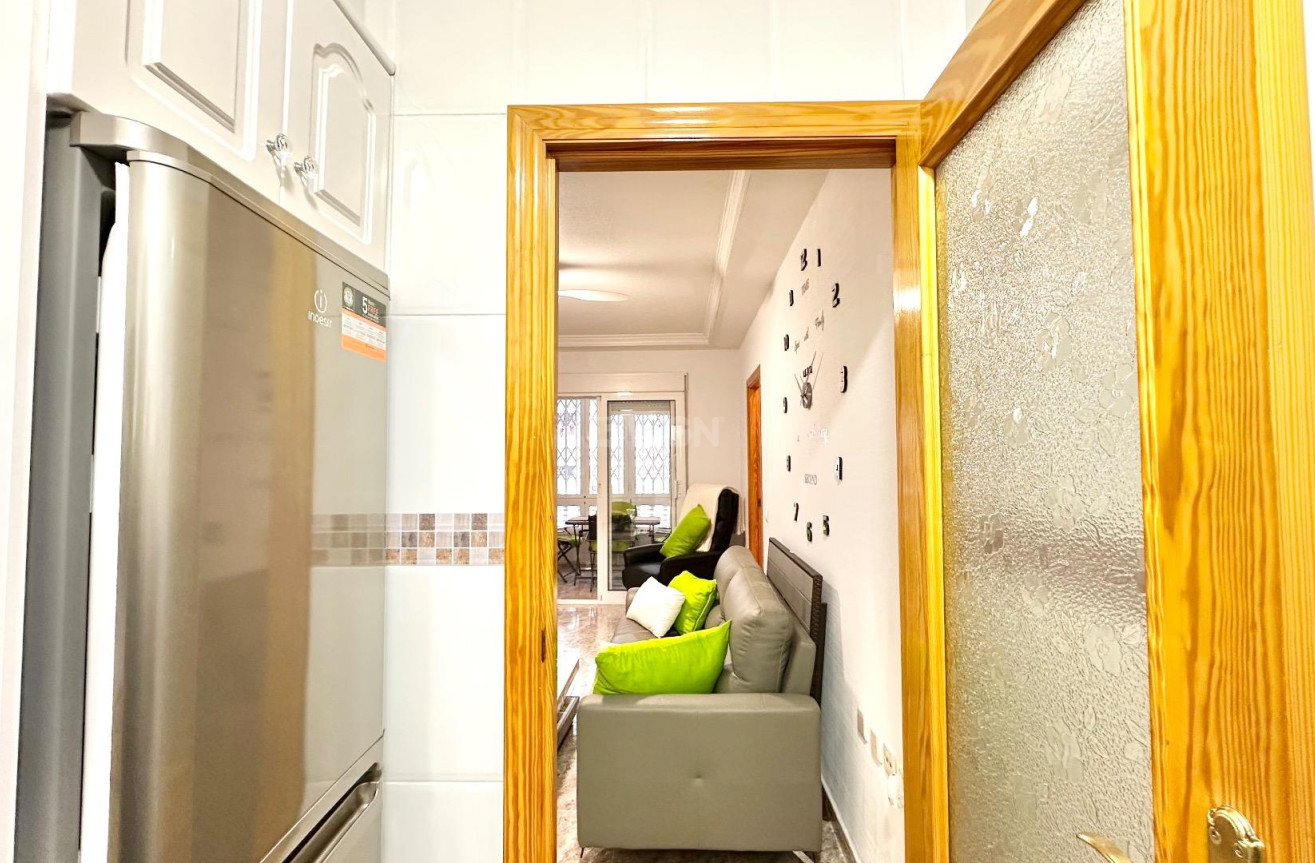 Wiederverkauf - Wohnung - Torrevieja - Centro