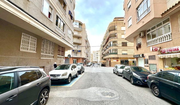 Wiederverkauf - Wohnung - Torrevieja - Centro