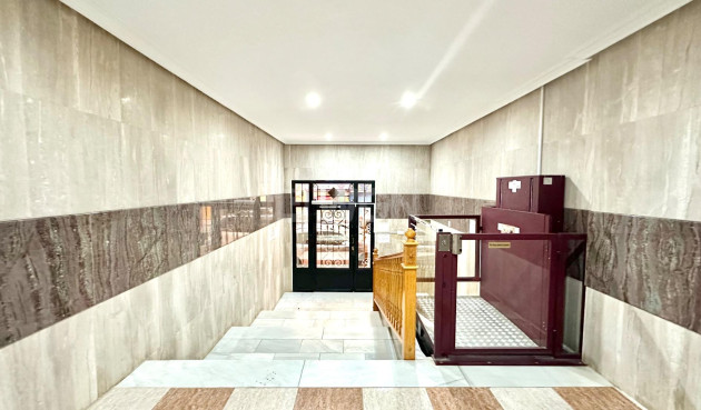 Wiederverkauf - Wohnung - Torrevieja - Centro