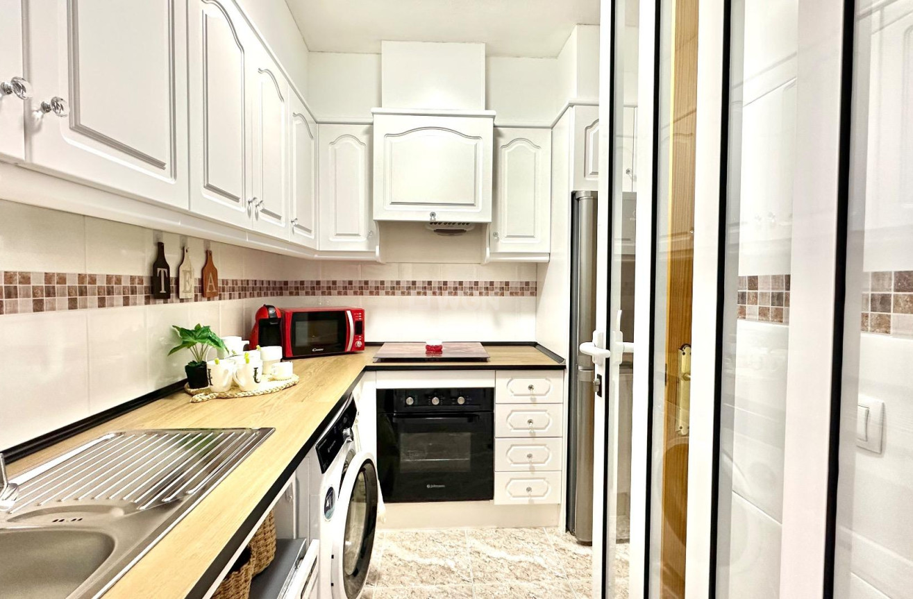Wiederverkauf - Wohnung - Torrevieja - Centro