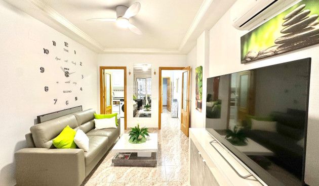 Wiederverkauf - Wohnung - Torrevieja - Centro