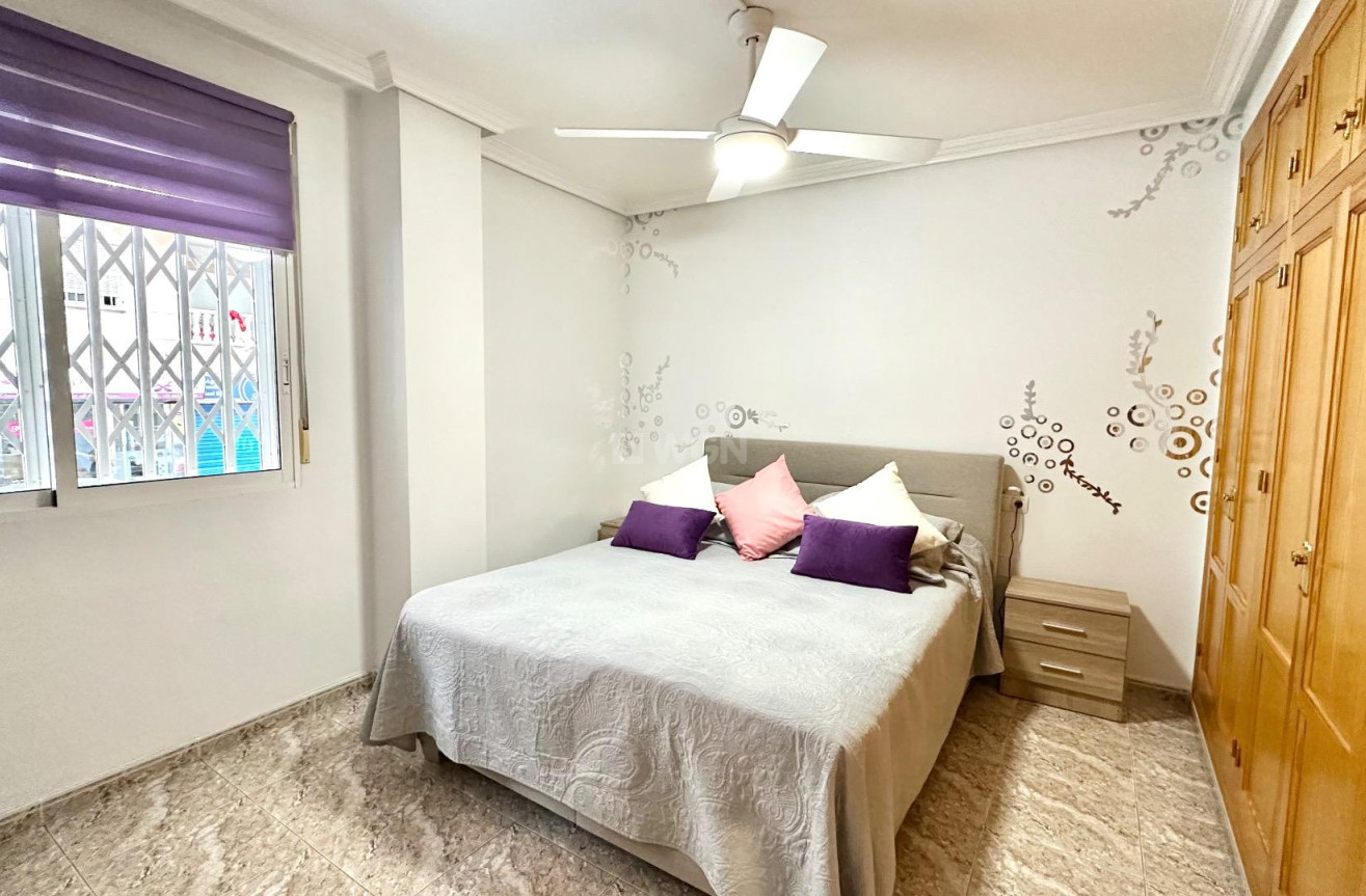 Wiederverkauf - Wohnung - Torrevieja - Centro