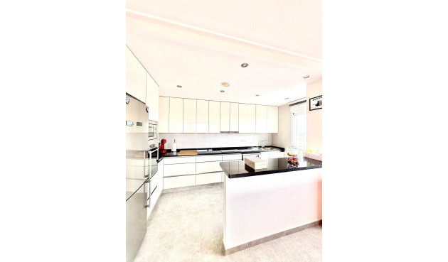 Odsprzedaż - Mieszkanie w bloku - Orihuela Costa - Villamartín-las Filipinas