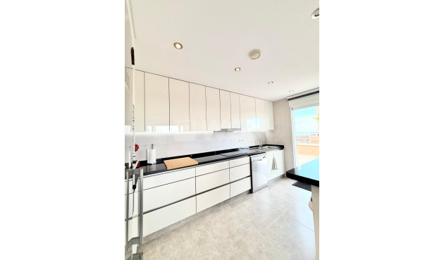 Odsprzedaż - Mieszkanie w bloku - Orihuela Costa - Villamartín-las Filipinas