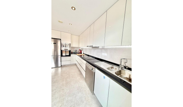 Odsprzedaż - Mieszkanie w bloku - Orihuela Costa - Villamartín-las Filipinas