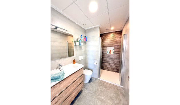 Odsprzedaż - Mieszkanie w bloku - Orihuela Costa - Villamartín-las Filipinas