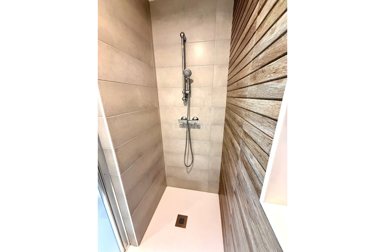 Odsprzedaż - Mieszkanie w bloku - Orihuela Costa - Villamartín-las Filipinas