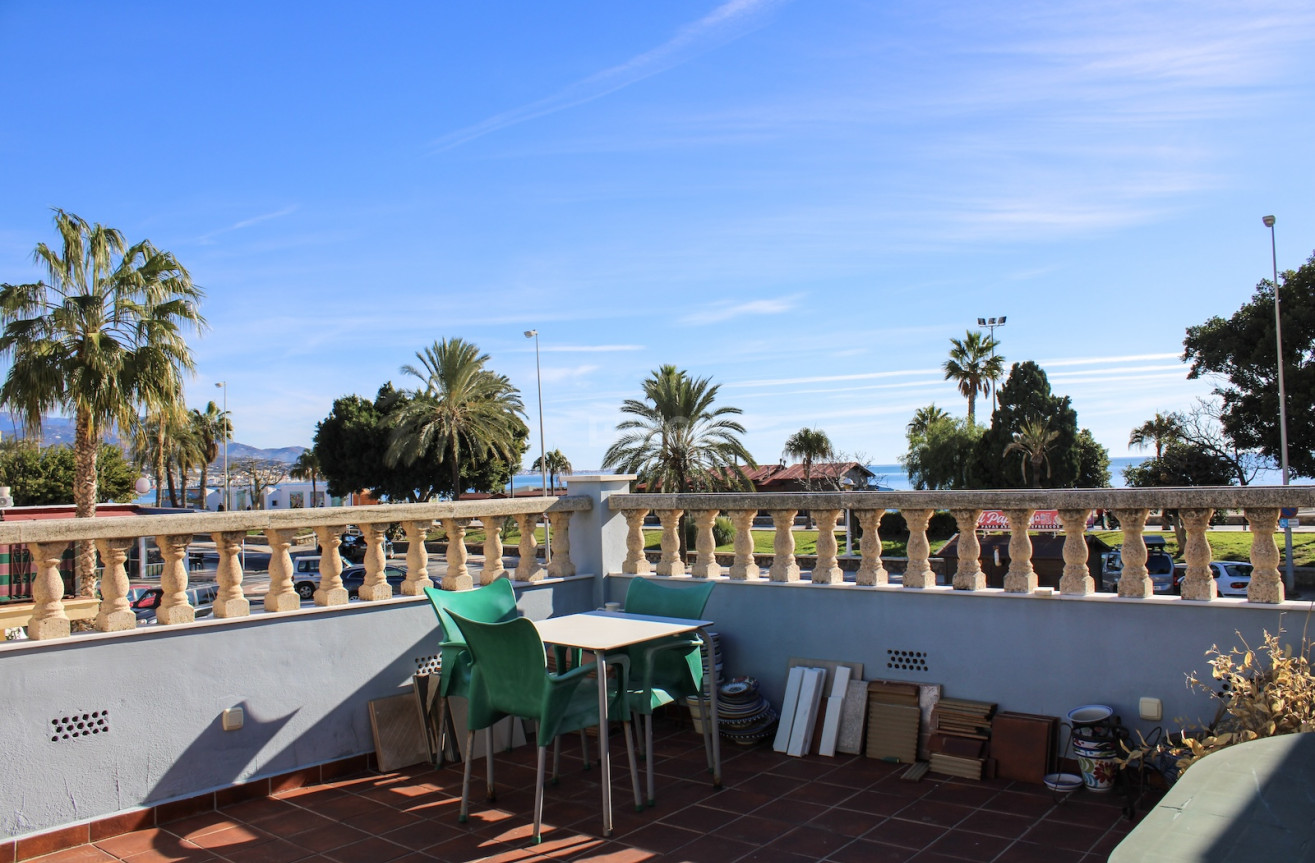 Resale - Villa - Torre del Mar - Costa del Sol