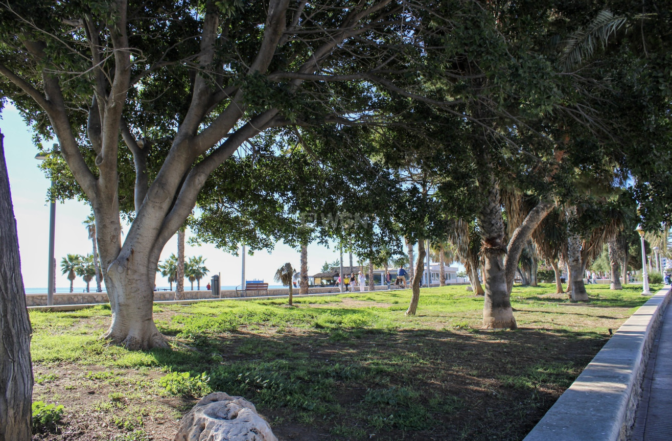 Resale - Villa - Torre del Mar - Costa del Sol