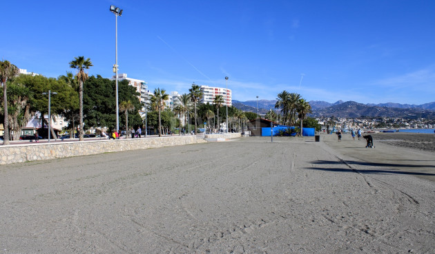 Resale - Villa - Torre del Mar - Costa del Sol