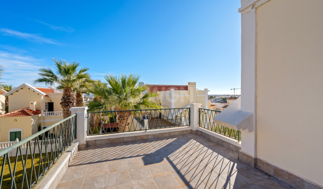 Resale - Villa - Orihuela Costa - Costa Blanca