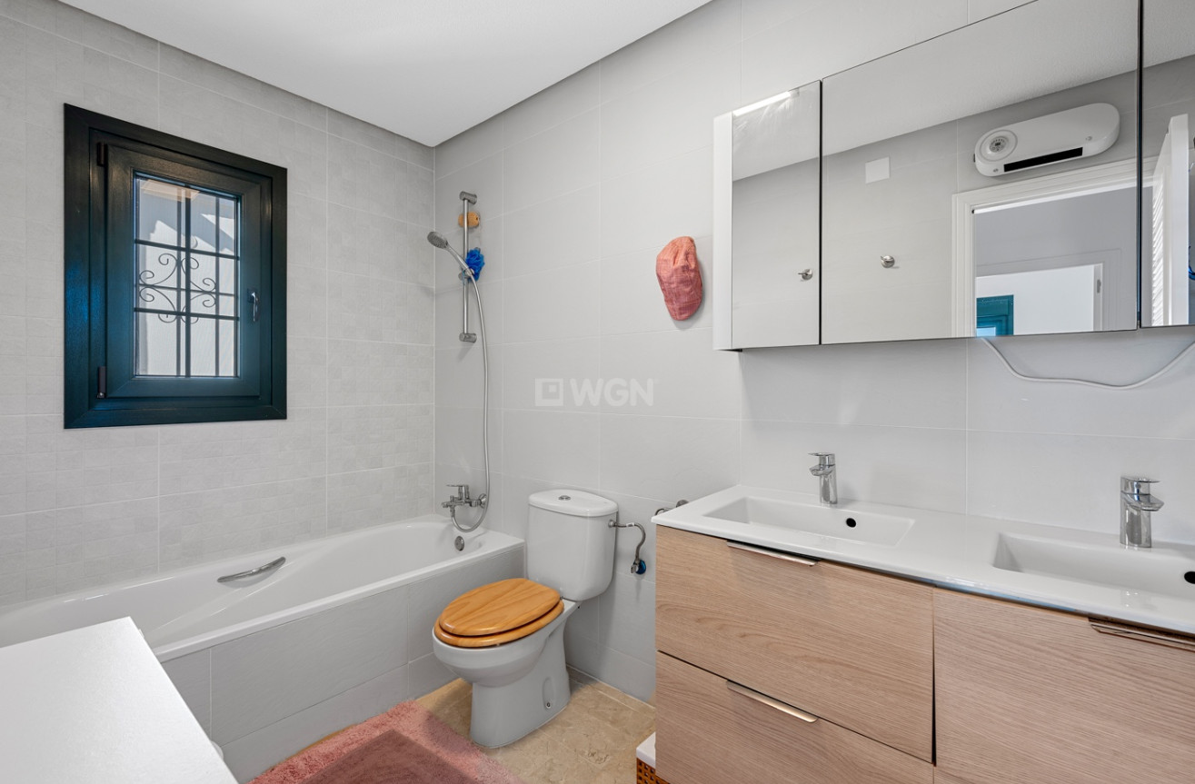 Resale - Villa - Orihuela Costa - Costa Blanca