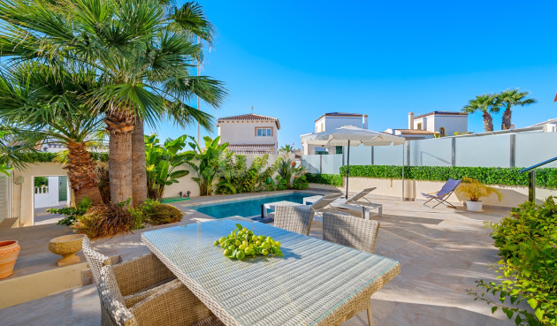 Resale - Villa - Orihuela Costa - Costa Blanca