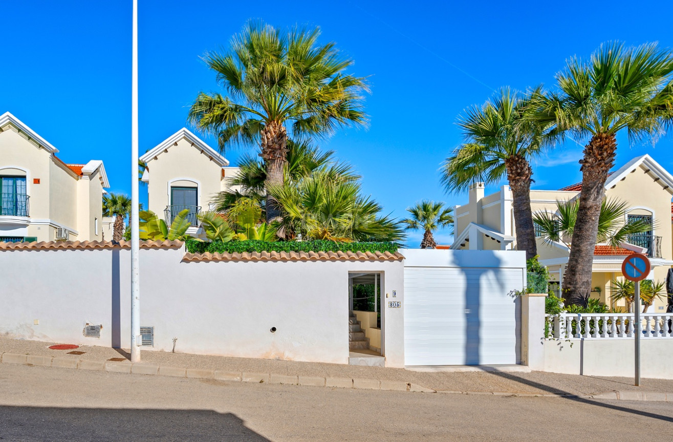 Resale - Villa - Orihuela Costa - Costa Blanca