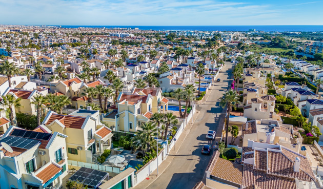 Resale - Villa - Orihuela Costa - Costa Blanca