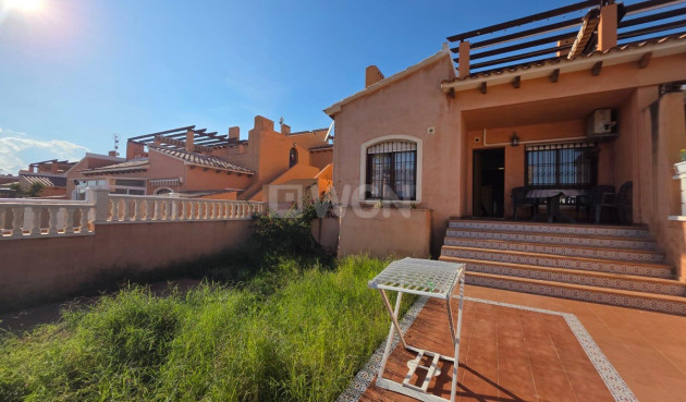 Wiederverkauf - Bungalow - Torrevieja - Zona Los Frutales
