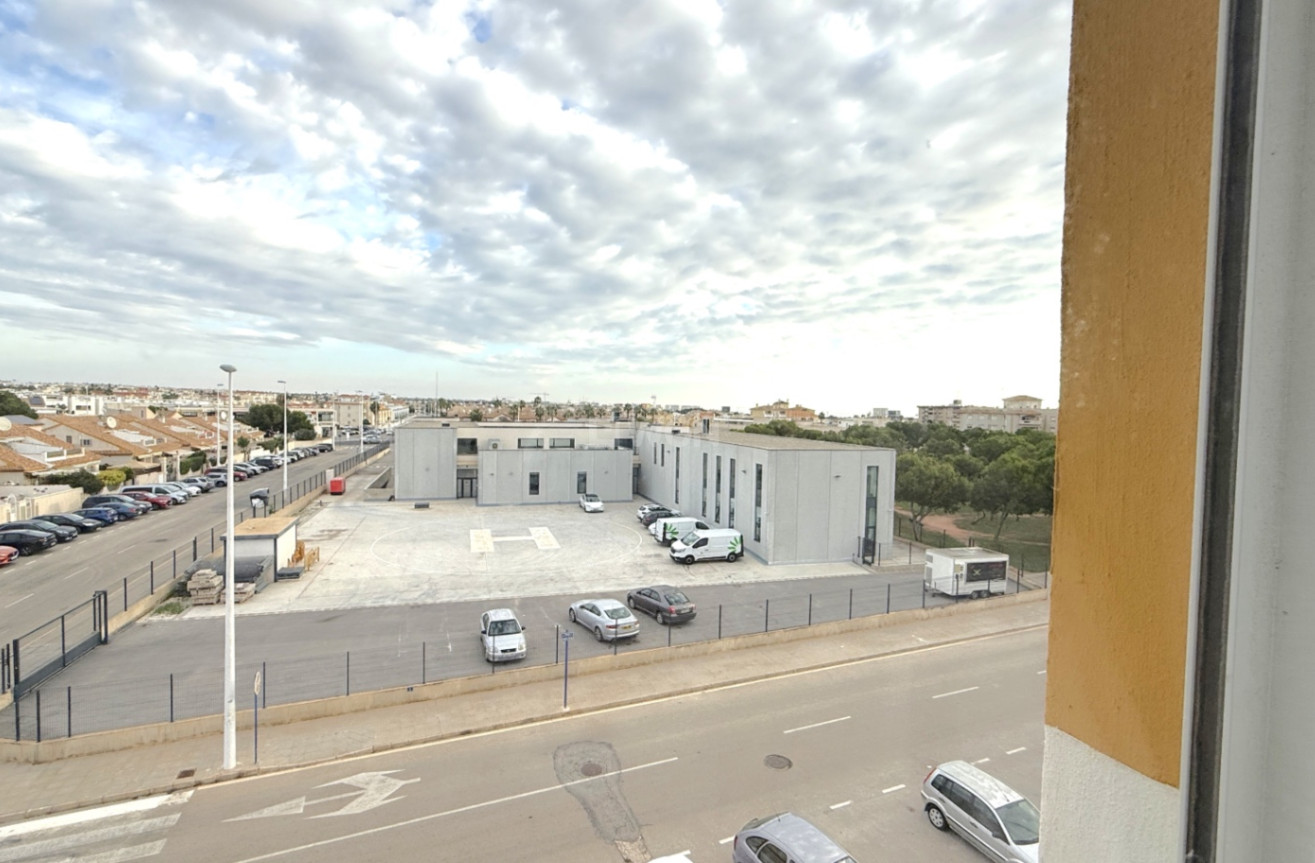 Reventa - Apartamento / piso - Orihuela - Inland