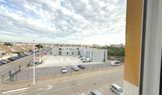 Reventa - Apartamento / piso - Orihuela - Inland