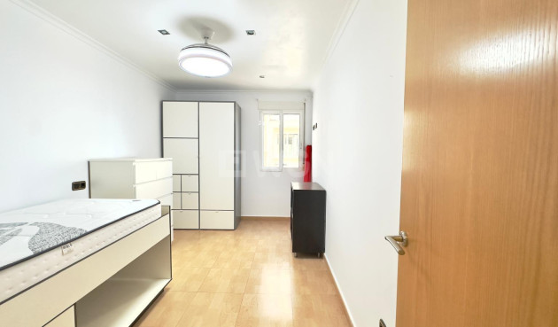 Reventa - Apartamento / piso - Torrevieja - Centro