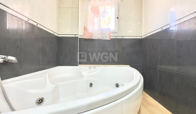 Reventa - Apartamento / piso - Torrevieja - Centro