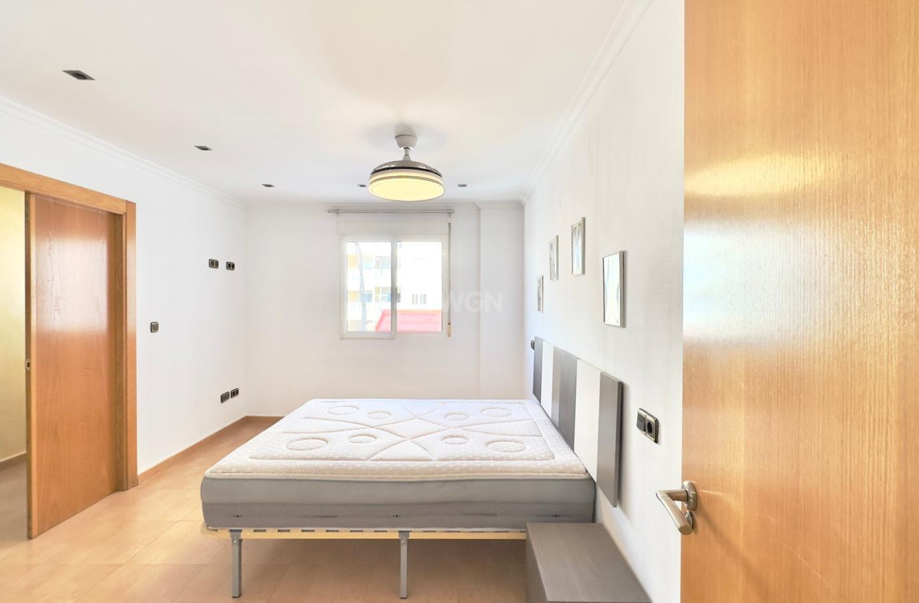 Reventa - Apartamento / piso - Torrevieja - Centro