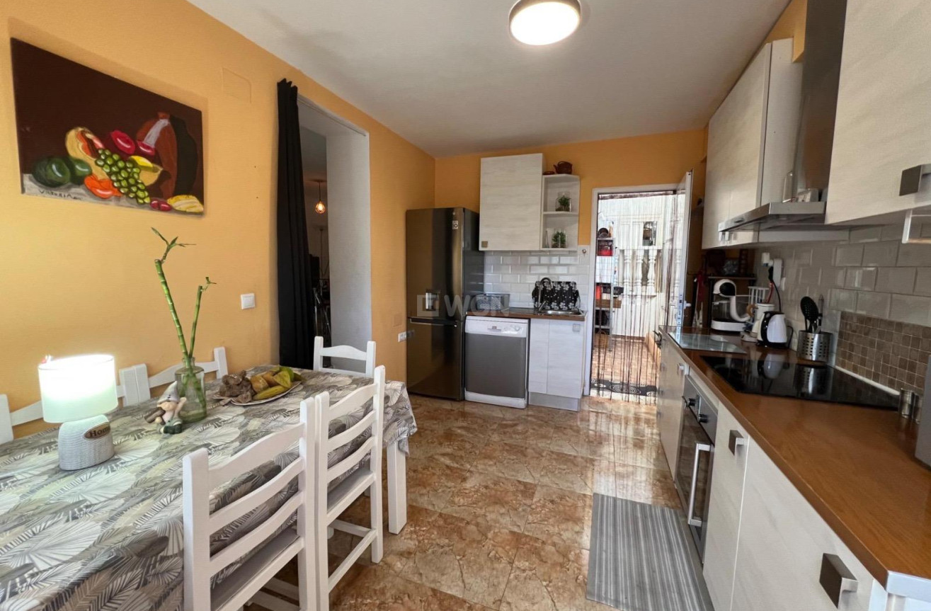 Odsprzedaż - Kamienica - Torrevieja - Calas Blanca