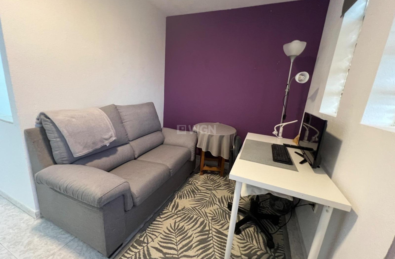 Odsprzedaż - Kamienica - Torrevieja - Calas Blanca