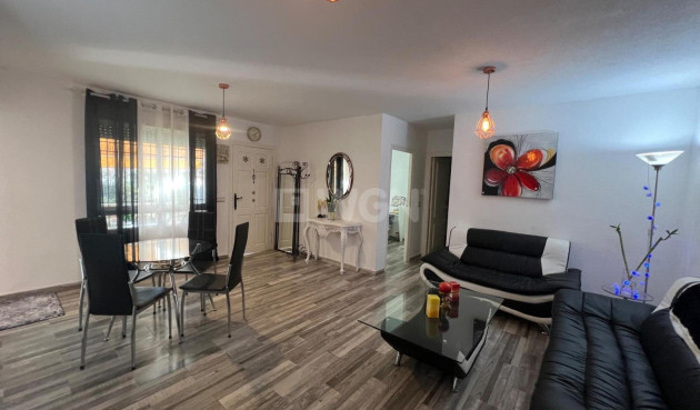 Odsprzedaż - Kamienica - Torrevieja - Calas Blanca