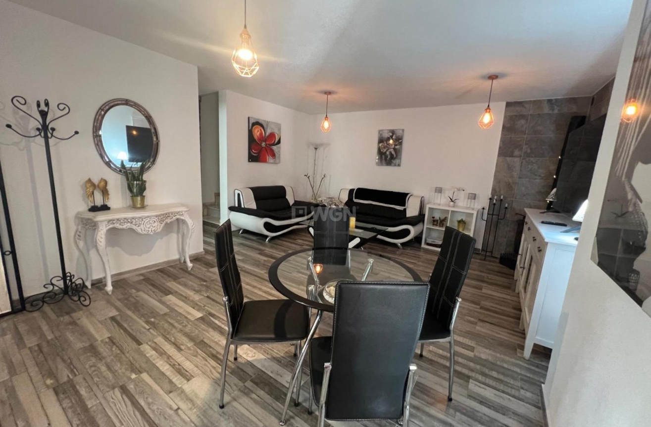 Odsprzedaż - Kamienica - Torrevieja - Calas Blanca