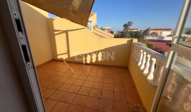 Odsprzedaż - Kamienica - Torrevieja - Calas Blanca