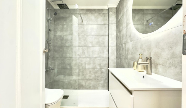 Wiederverkauf - Wohnung - Torrevieja - Centro