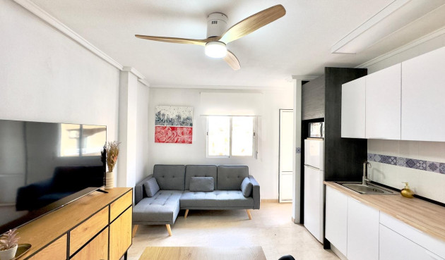 Wiederverkauf - Wohnung - Torrevieja - Centro