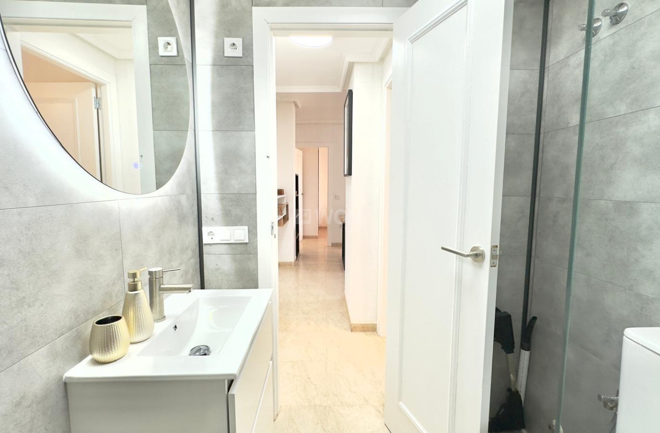 Wiederverkauf - Wohnung - Torrevieja - Centro