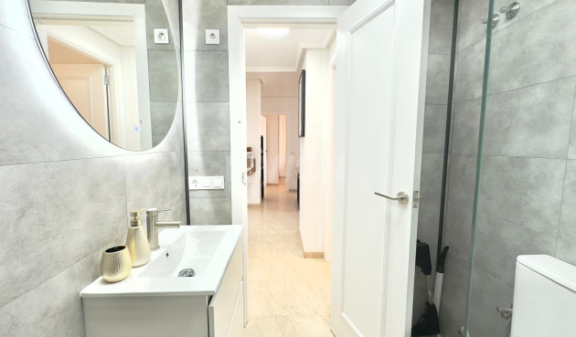 Wiederverkauf - Wohnung - Torrevieja - Centro