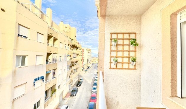 Wiederverkauf - Wohnung - Torrevieja - Centro