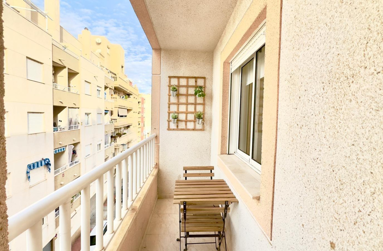 Wiederverkauf - Wohnung - Torrevieja - Centro