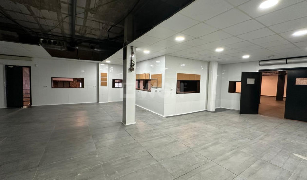 Wiederverkauf - Kommerziell - Torrevieja - Paseo Maritimo