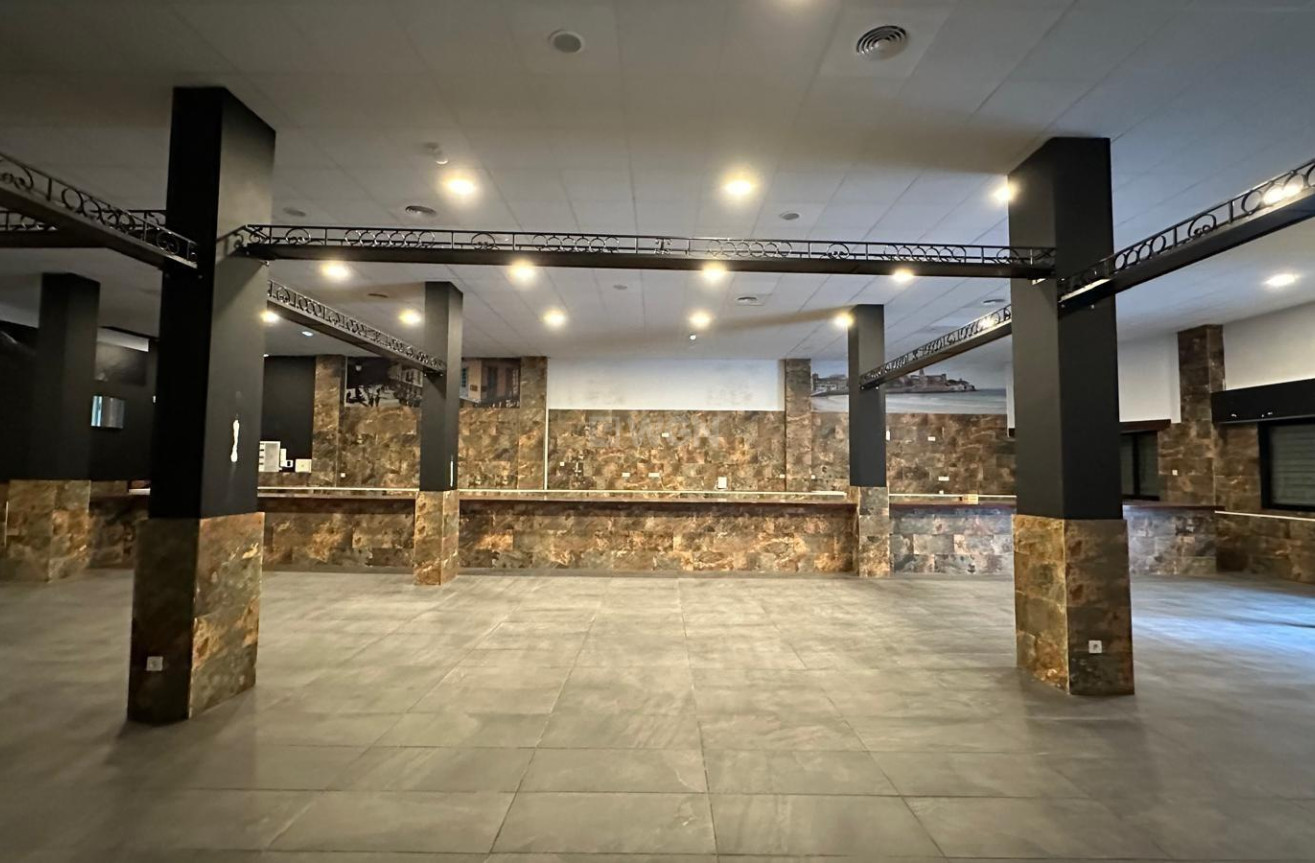 Wiederverkauf - Kommerziell - Torrevieja - Paseo Maritimo