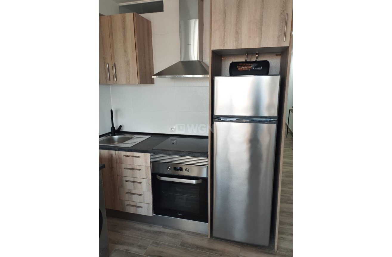 Odsprzedaż - Mieszkanie w bloku - Guardamar del Segura - Pinomar