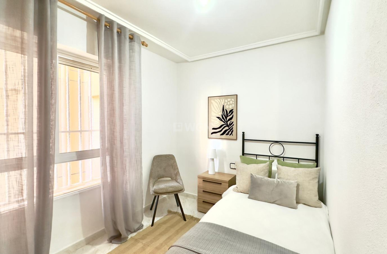 Wiederverkauf - Wohnung - Torrevieja - Playa del Cura