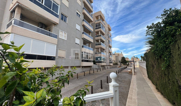 Reventa - Apartamento / piso - Torrevieja - aguas nuevas