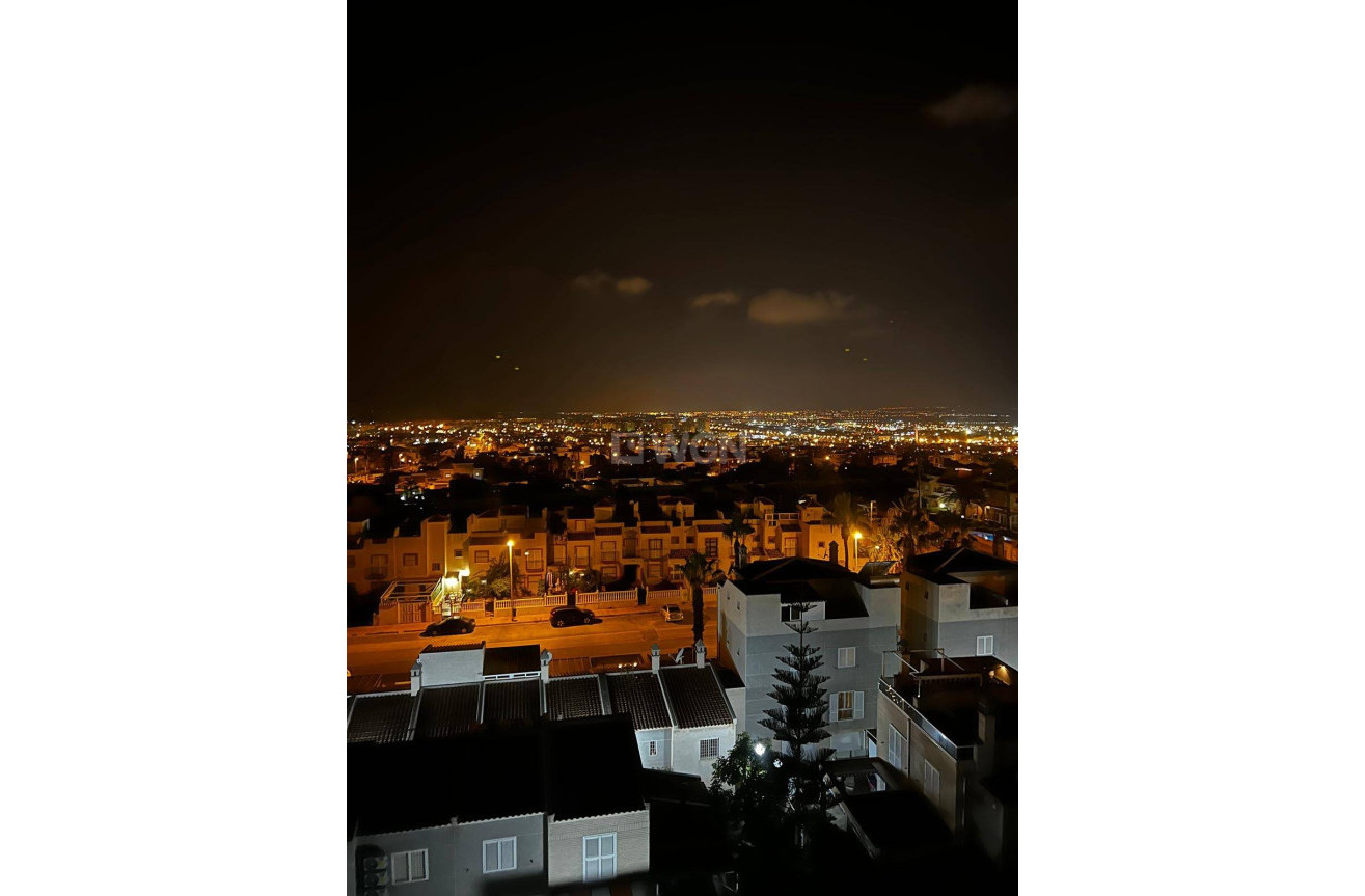 Reventa - Apartamento / piso - Torrevieja - aguas nuevas