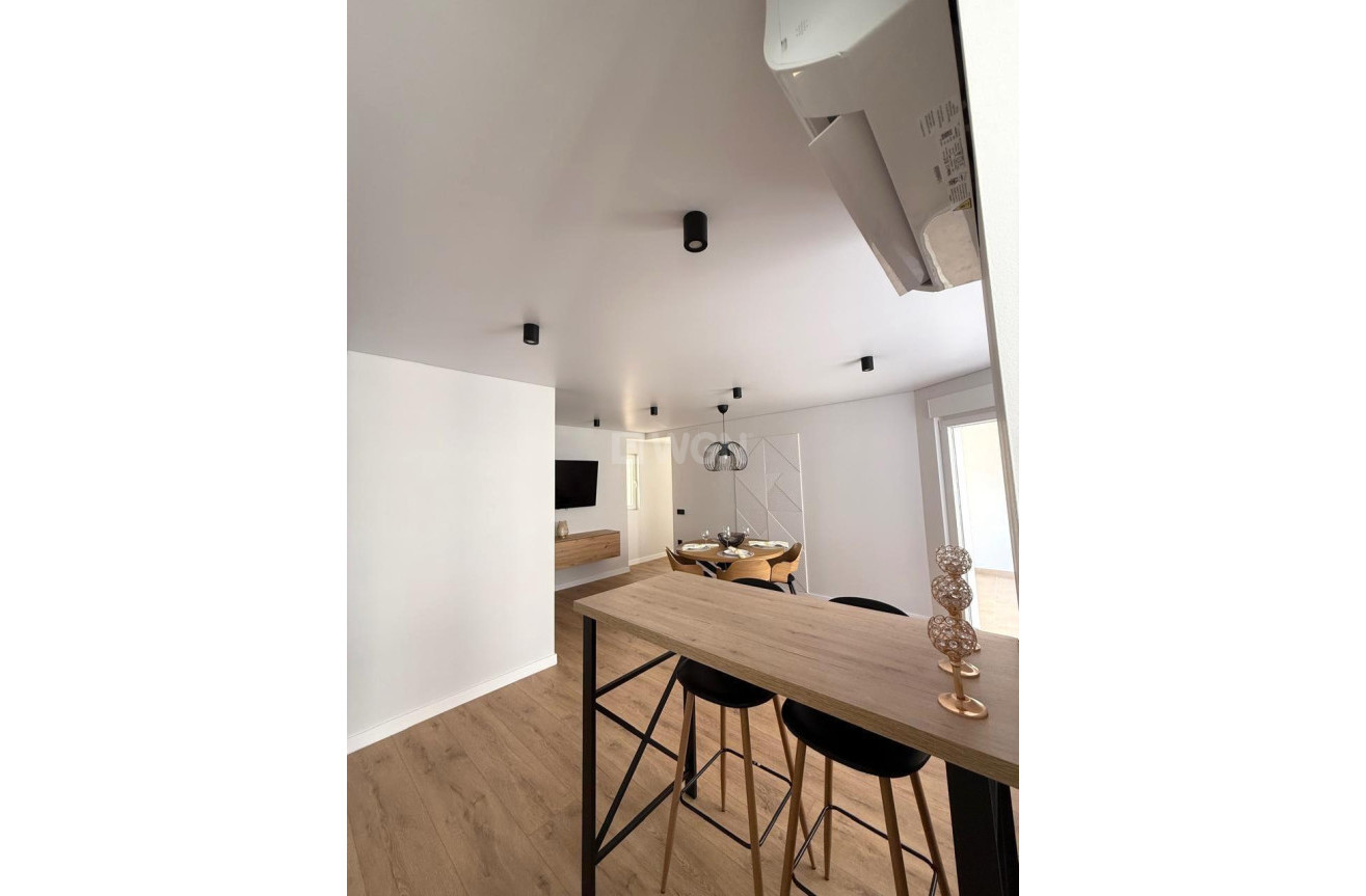 Wiederverkauf - Wohnung - Torrevieja - Paseo Maritimo