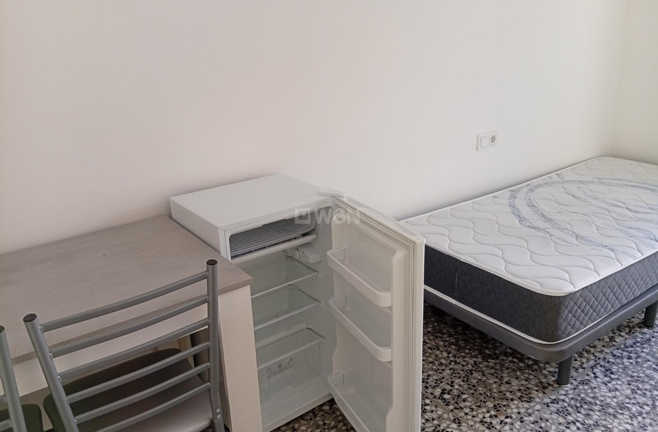 Wiederverkauf - Wohnung - Torrevieja - Aguas Nuevas 1