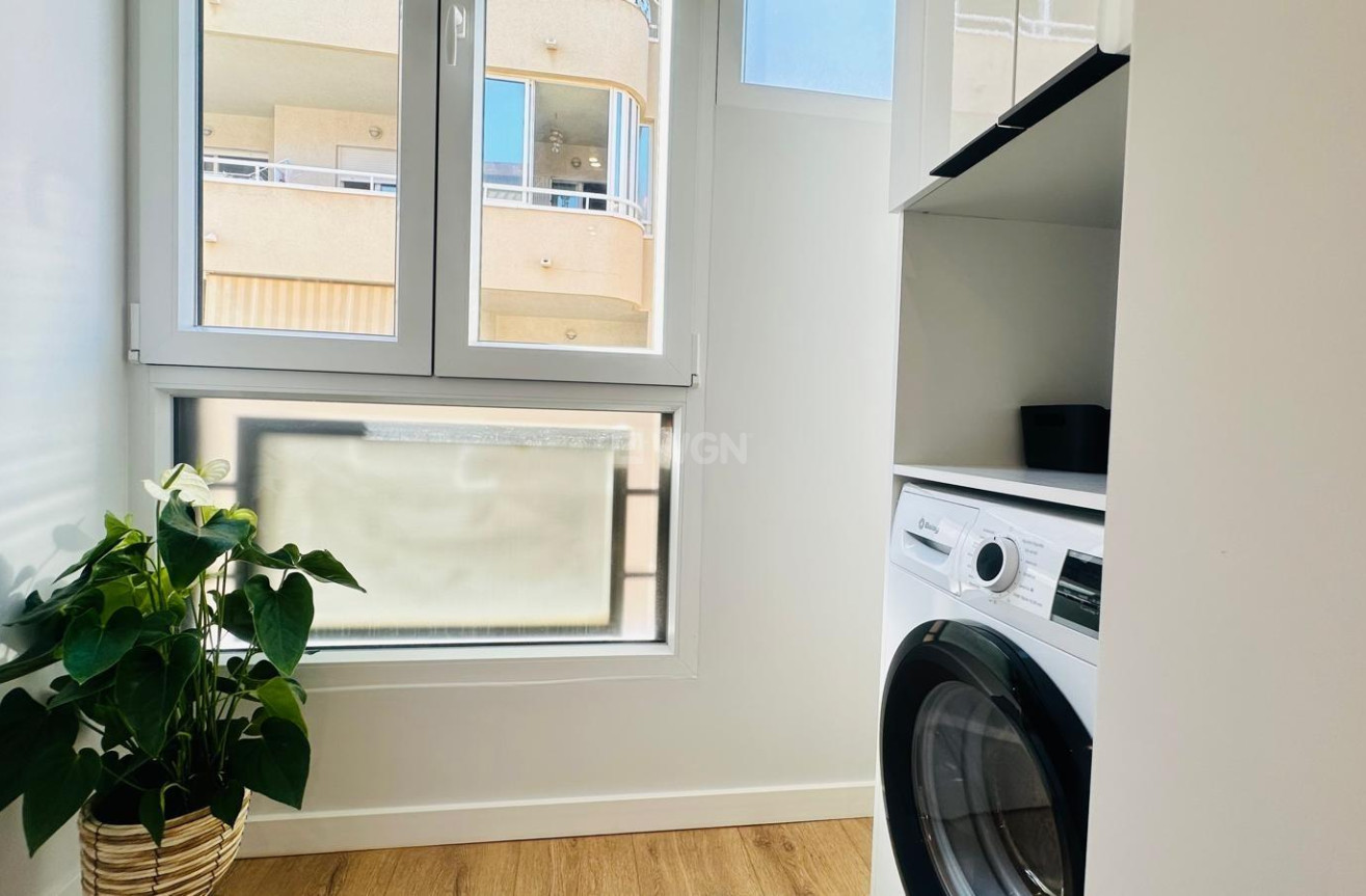 Wiederverkauf - Wohnung - Torrevieja - Playa del Cura