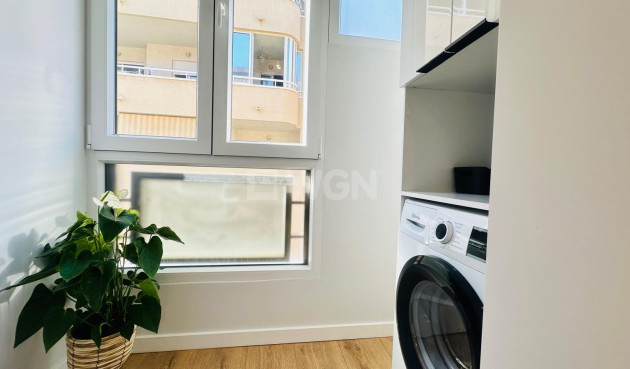 Wiederverkauf - Wohnung - Torrevieja - Playa del Cura